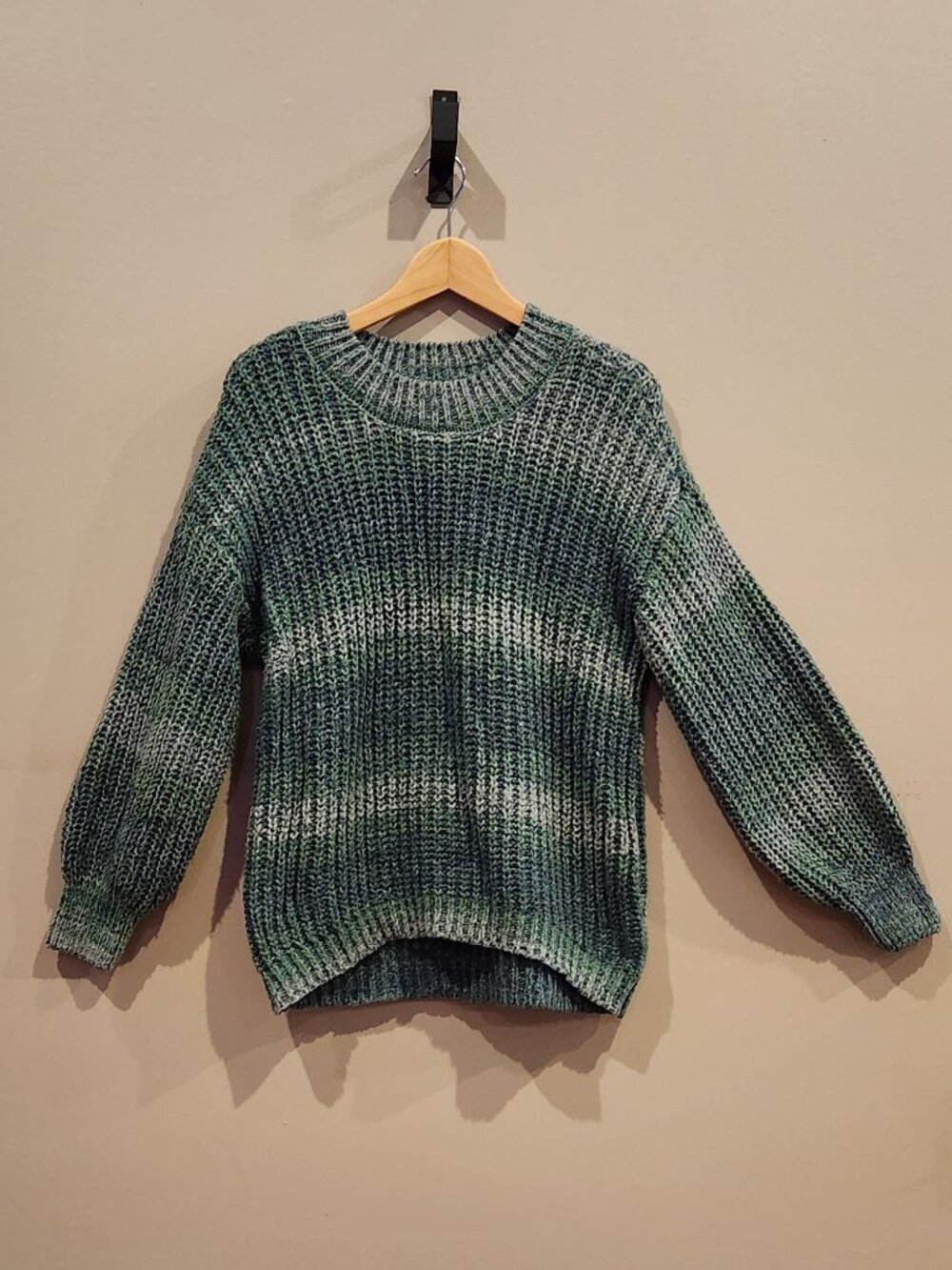 SO Women's Medium Chunky Knit Striped Sweater Green Gray New